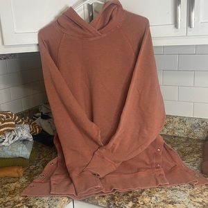 Aerie , size M, oversized fit, mustard , sweatshirt with side slits and snaps